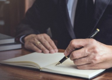 Почерковедческая экспертиза подписи выполненной в приложении об оказании юридических услуг